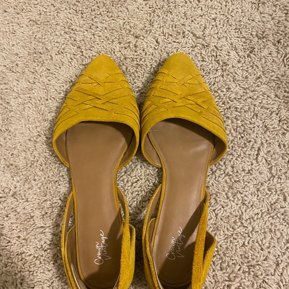 Crown Vintage Flats - Picture 2 of 2